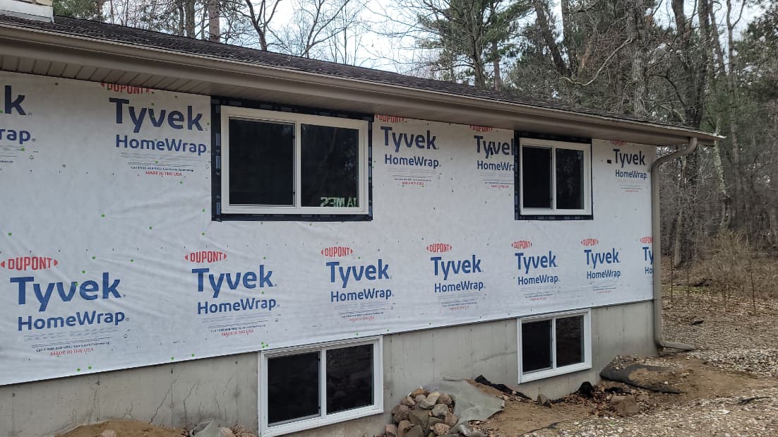 Mastic Carvedwood & Board and Batten Vinyl Siding, Soffit & Fascia